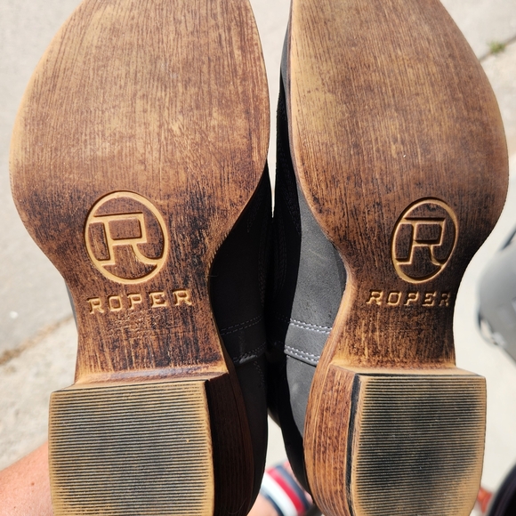 Roper Gray Ankle Booties with Western Flair - Picture 6 of 8